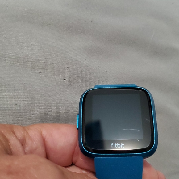 Fitbit Versa Lite Edition - Picture 7 of 8